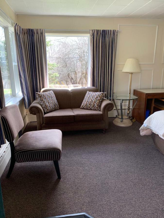 Lionstone Inn Motel & Cottages Pictou Extérieur photo