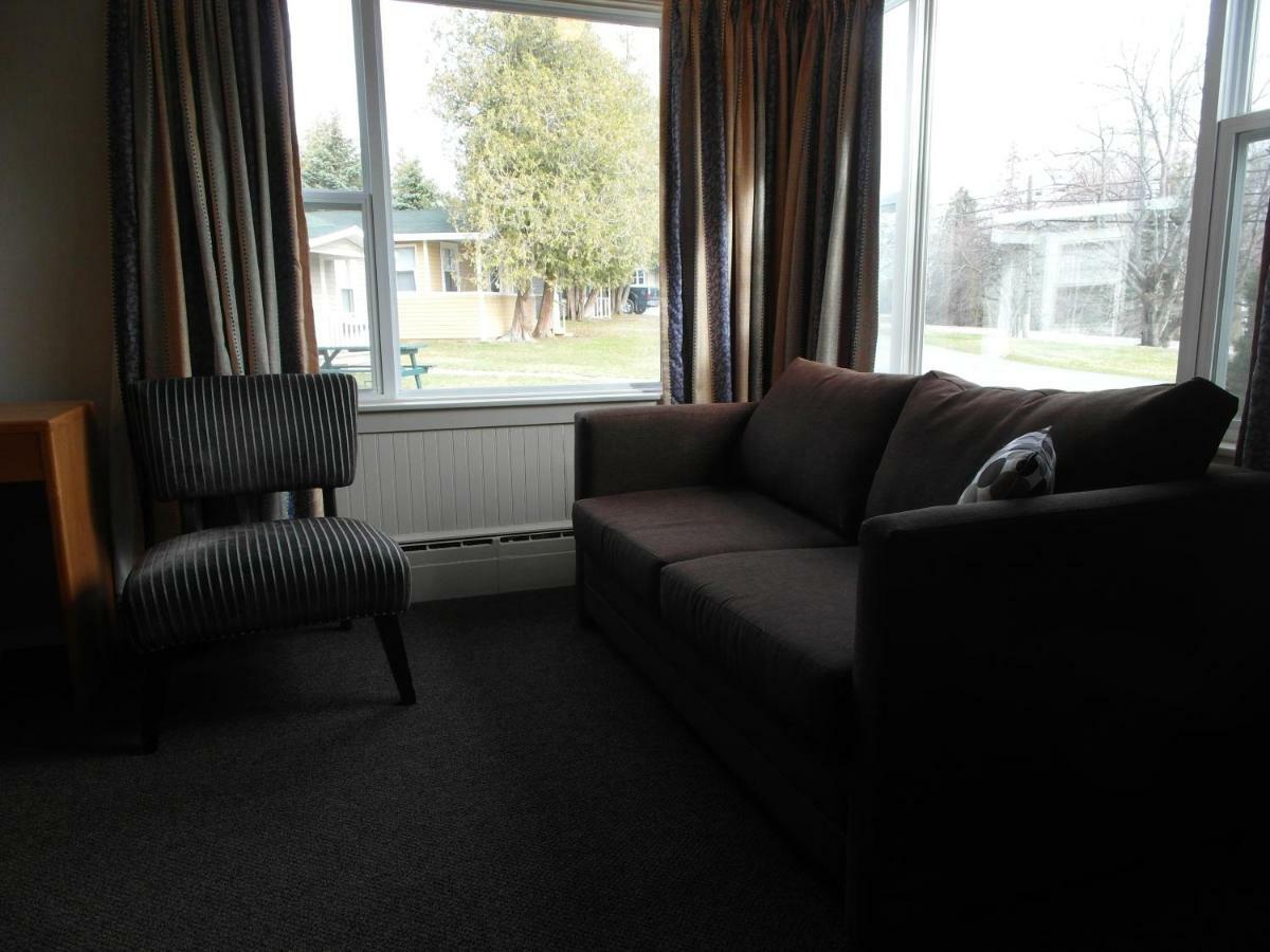 Lionstone Inn Motel & Cottages Pictou Extérieur photo