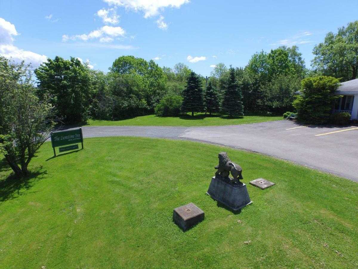 Lionstone Inn Motel & Cottages Pictou Extérieur photo