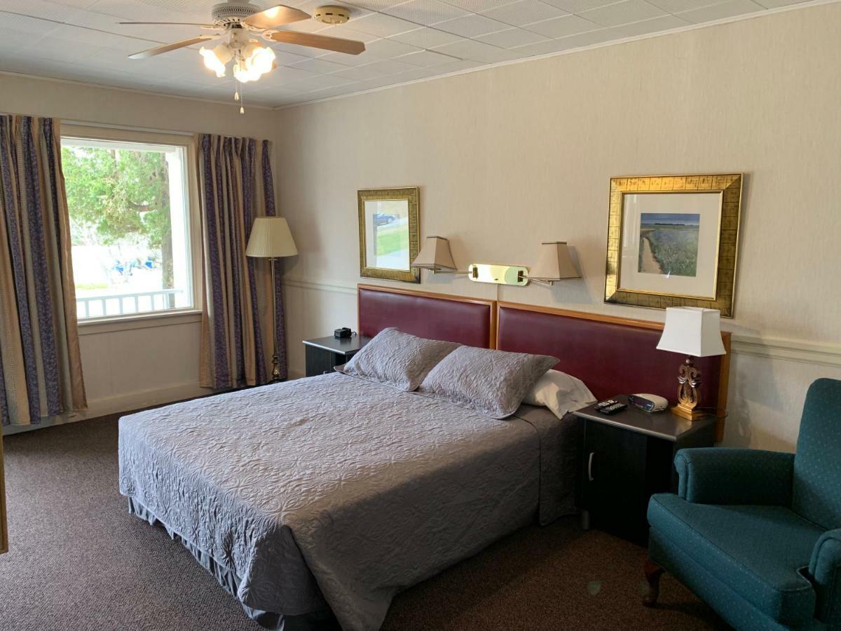 Lionstone Inn Motel & Cottages Pictou Extérieur photo
